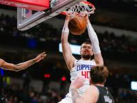 包含冲刺阶段洛杉矶快船备战NBA季后赛，主帅复盘细节曝光，压力陡增，临场指挥获称赞的词条-爱游戏官网入口