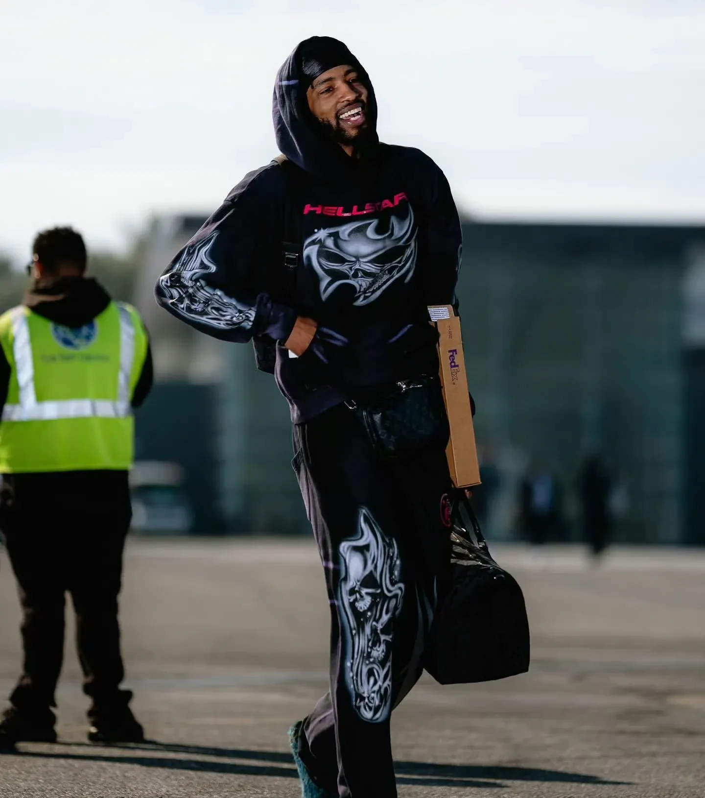 关于洛杉矶快船发布备战花絮，集结日调整名单，国王杯任务艰巨，赛程密集仍需轮换的信息