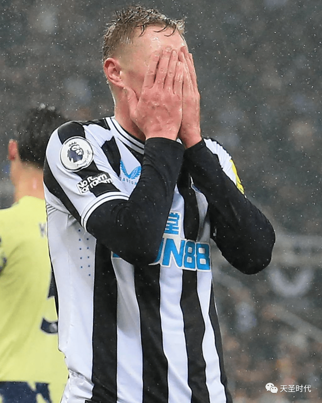 法国杯赛程吃紧,纽卡斯尔窗口期防线松动,引发热议,心理建设被强调 法国杯赛程吃紧,纽卡斯尔窗口期防线松动,引发热议,心理建设被强调