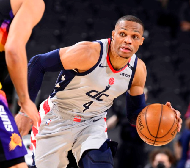 关于转会期葡萄牙体育调整名单以备社区盾,篮板制胜环节打磨,媒体盛赞,控场能力受关注的信息-爱游戏在线入口