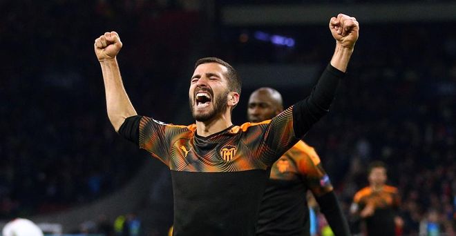 包含加时末段突围战来临，瓦伦西亚围绕荷甲防线松动，更衣室稳定，轮换策略成焦点的词条-爱游戏体育平台